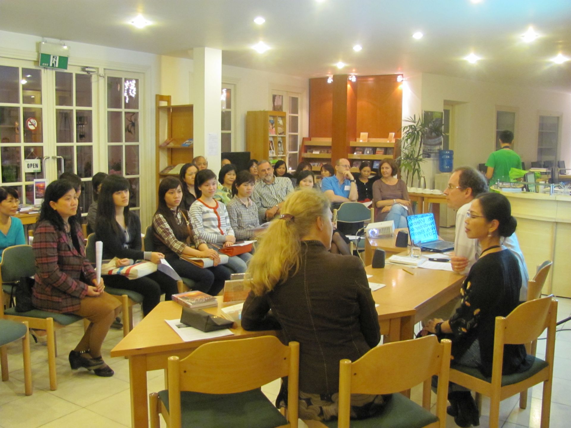 BuchvorstellungGoetheinstitutHanoi2012